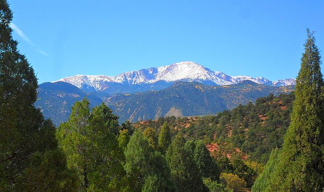 Pikes Peak By Hogs555 - Own work, CC BY-SA 3.0, https://commons.wikimedia.org/w/index.php?curid=28582992
